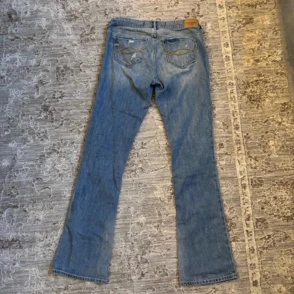 Abercrombie & Fitch Light Wash Bootcut Flare Jeans - Picture 5 of 6